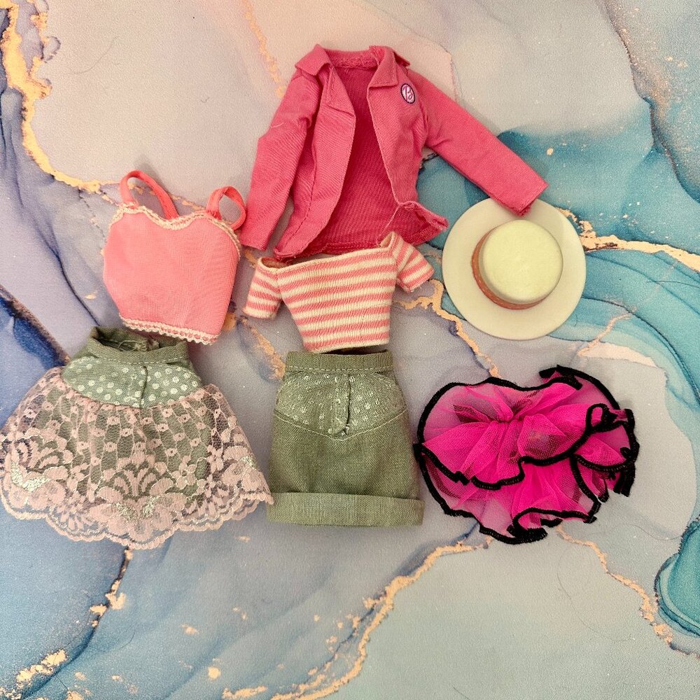 7 Pieces Barbie Clothes Lot